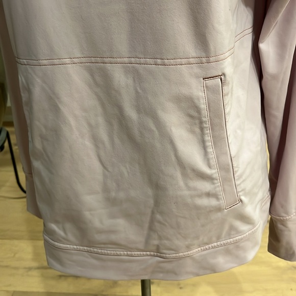 NWOT Care + Ware by Oscar de la Renta Chest port access hoodie - Picture 4 of 12